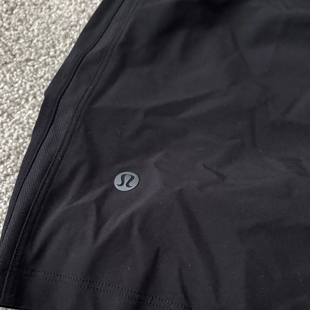 lululemon athletica Men's Black Athletic Shorts - Picture 3 of 6